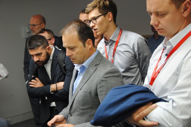 FEGIME colleagues from across Europe taking a good look at Philips Lighting’s connected lighting technologies